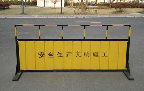 道路<a href=http://yflyw.com target=_blank class=infotextkey><a href=http://yflyw.com target=_blank class=infotextkey>圍欄</a>網(wǎng)</a>