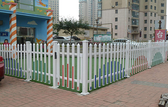 幼兒園<a href=http://yflyw.com target=_blank class=infotextkey>圍欄</a>